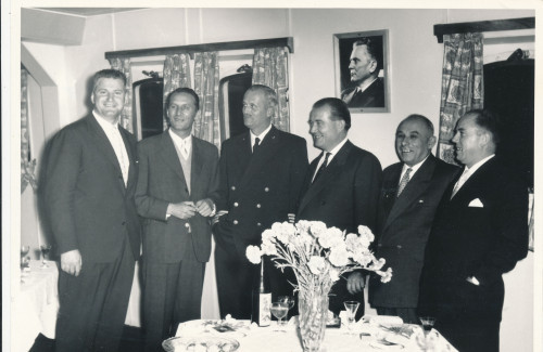 PPMHP 141376: Viktor Kukuljan, kapetan, konzul FNRJ u Milanu Lazo Pandunović i ostali na brodu Drvar