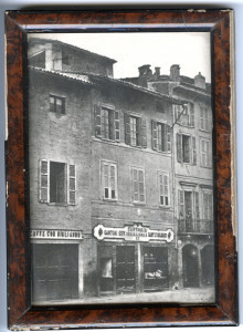 PPMHP 113291: Uokvirena fotografija Stradivarijeve rodne kuće • Casa di Antonio Stradivari (demolita)
