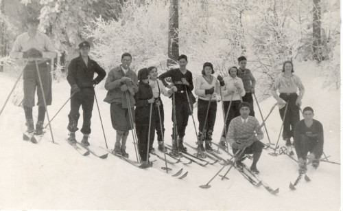 PPMHP 157360: Društvo na skijanju
