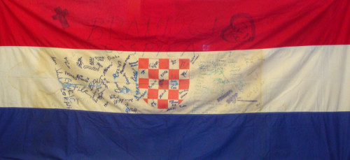 PPMHP 122155: Zastava Republike Hrvatske • Zastava Specijalne jedinice policije "Ajkula" • Zastava "Branioci gospića '91"