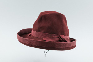 PPMHP 129466: Bordo ženski šeširić