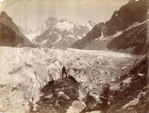 PPMHP 155912: Pogled na alpski masiv • Šetači se odmaraju pored ledenjaka