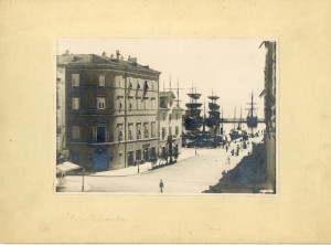 PPMHP 100395: Trg Republike Hrvatske - La Rotonda • Piazza e molo Adamich nel 1885 circa