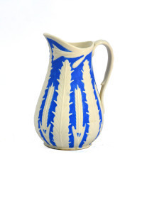 PPMHP 101516: "Jasper" - plavi vrč s bijelim vegetabilnim ornamentom