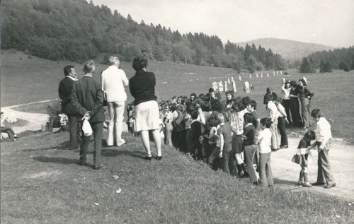 PPMHP 128355: Školski posjet spomeniku na Matić poljani