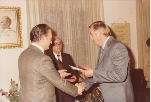 PPMHP 143078: Uručivanje odlikovanja predsjedništva SFRJ članu Jugolinije