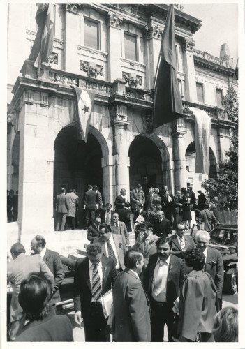 PPMHP 132423: Sudionici proslave obljetnice Jugolinije ispred Guvernerove palače u Rijeci