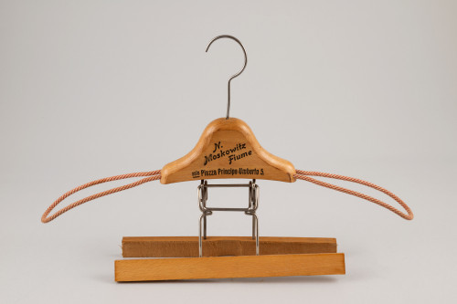 PPMHP 148716/2: Vješalica za odijelo