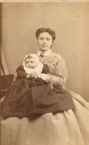 PPMHP 100362: Gospođa Luppis s djetetom