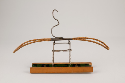 PPMHP 148779: Vješalica za odijelo
