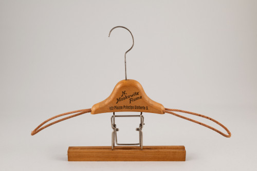 PPMHP 148716/3: Vješalica za odijelo