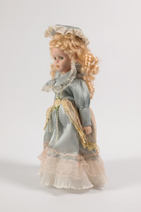 PPMHP 154984: Lutka u povijesnoj odjeći